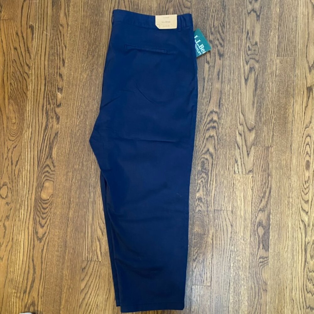L.L.  Bean Favorite Fit 20 Reg Navy cropped pants NWT - Picture 7 of 8